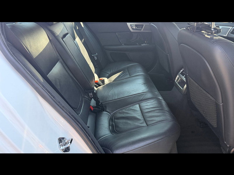 Jaguar XF 2.2d Luxury Saloon 4dr Diesel Auto Euro 5 (s/s) (200 ps) 4dr Automatic 2026