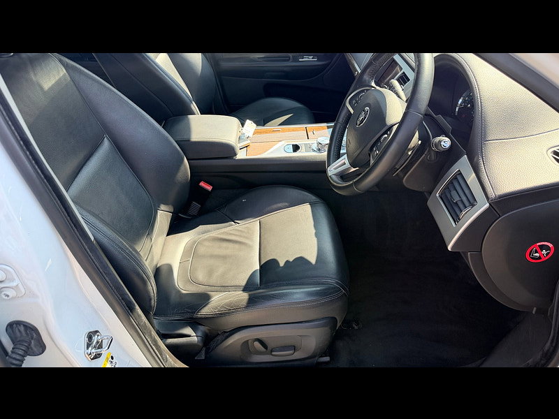 Jaguar XF 2.2d Luxury Saloon 4dr Diesel Auto Euro 5 (s/s) (200 ps) 4dr Automatic 2026