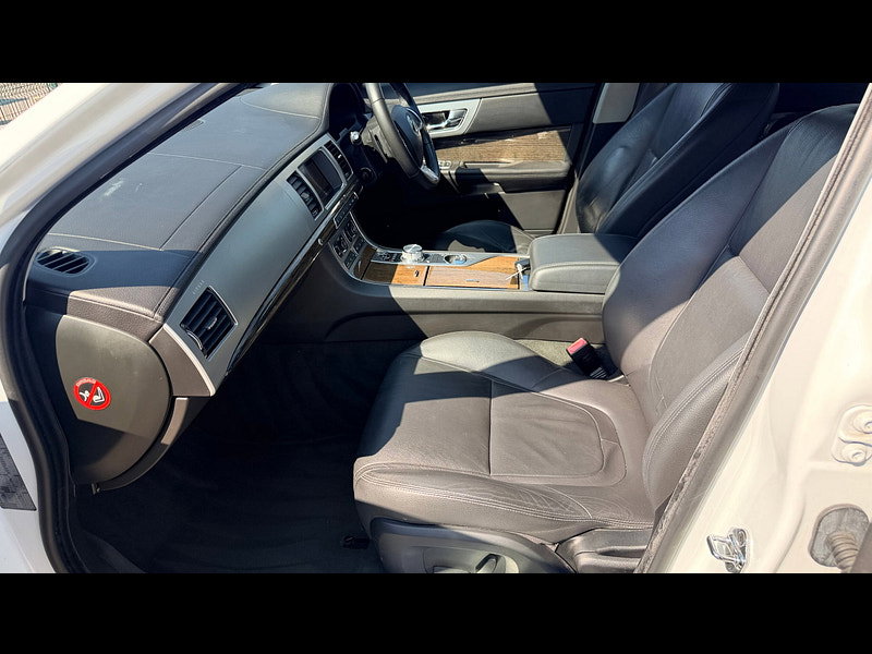 Jaguar XF 2.2d Luxury Saloon 4dr Diesel Auto Euro 5 (s/s) (200 ps) 4dr Automatic 2026