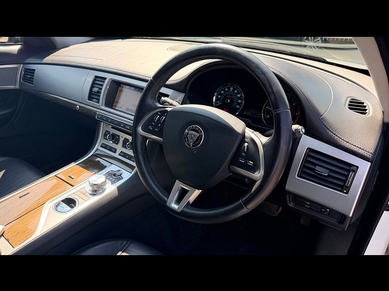 Jaguar XF 2.2d Luxury Saloon 4dr Diesel Auto Euro 5 (s/s) (200 ps) 4dr Automatic 2026
