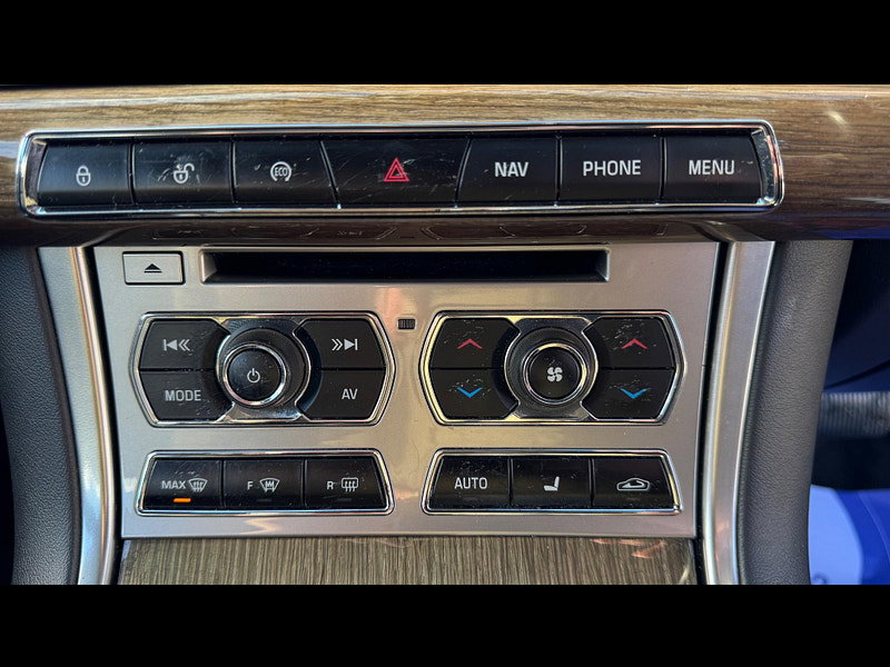 Jaguar XF 2.2d Premium Luxury Auto Euro 5 (s/s) 4dr 4dr Automatic 2026