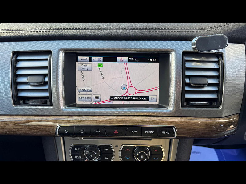 Jaguar XF 2.2d Premium Luxury Auto Euro 5 (s/s) 4dr 4dr Automatic 2026