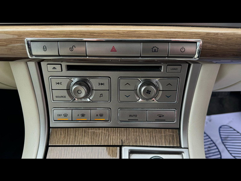 Jaguar XF 3.0d V6 Premium Luxury Auto Euro 5 4dr 4dr Automatic 2026