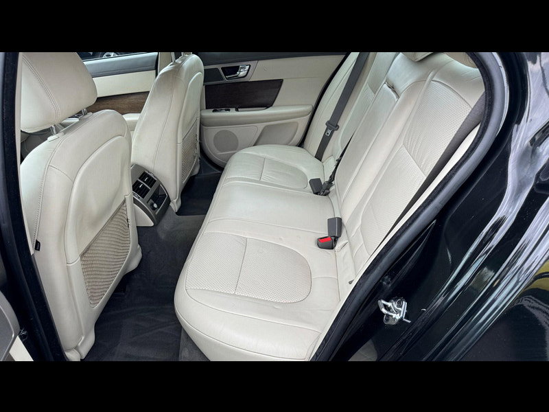 Jaguar XF 3.0d V6 Premium Luxury Auto Euro 5 4dr 4dr Automatic 2026