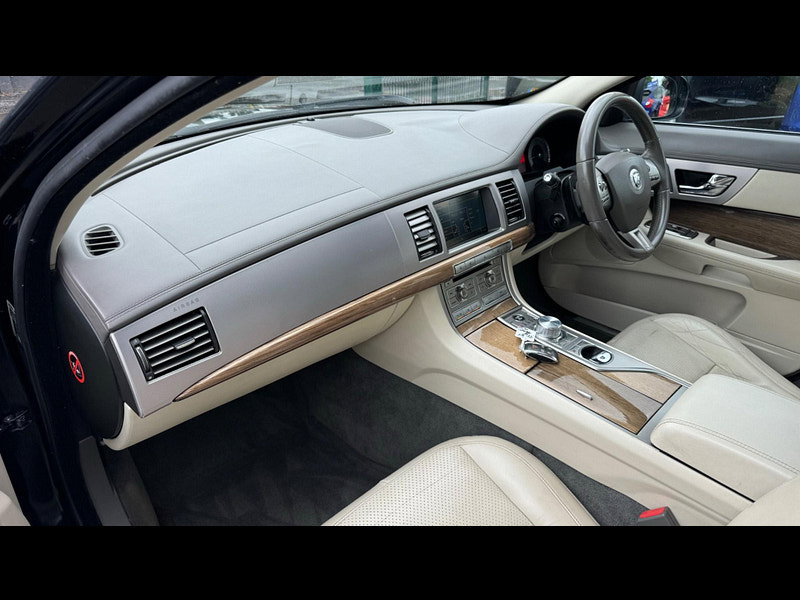 Jaguar XF 3.0d V6 Premium Luxury Auto Euro 5 4dr 4dr Automatic 2026