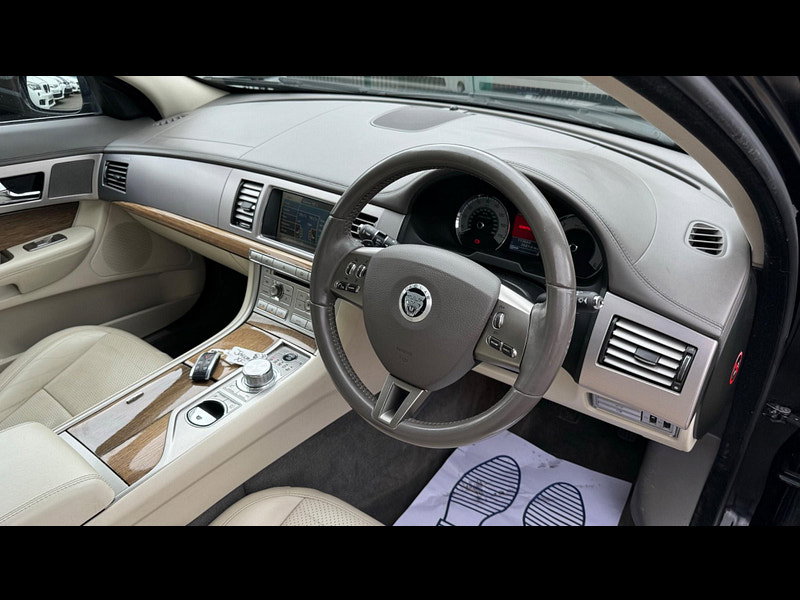 Jaguar XF 3.0d V6 Premium Luxury Auto Euro 5 4dr 4dr Automatic 2026