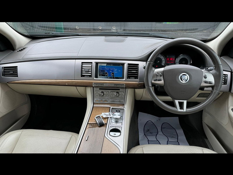 Jaguar XF 3.0d V6 Premium Luxury Auto Euro 5 4dr 4dr Automatic 2026