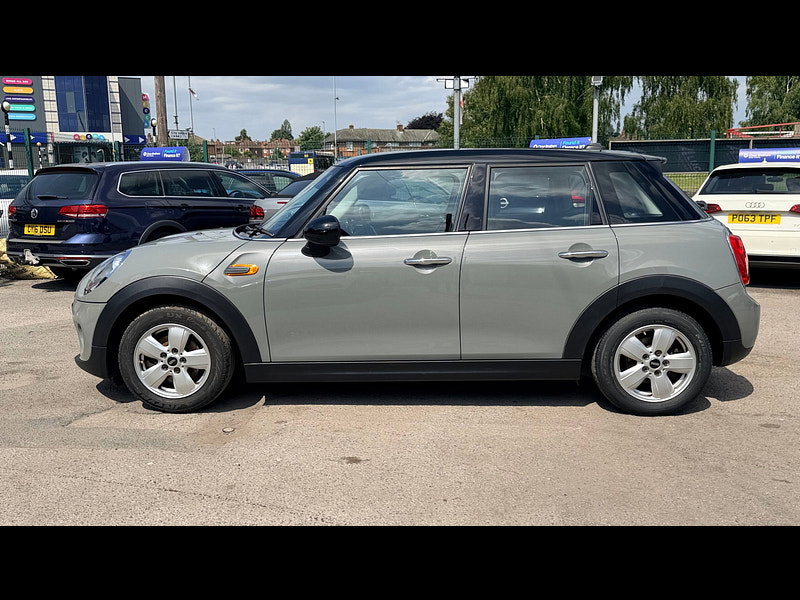 MINI Hatch 1.5 Cooper Hatchback 5dr Petrol Manual Euro 6 (s/s) (136 ps) 5dr Manual 2026