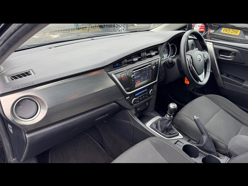 Toyota Auris 1.6 V-Matic Icon Euro 5 5dr 5dr Manual 2026