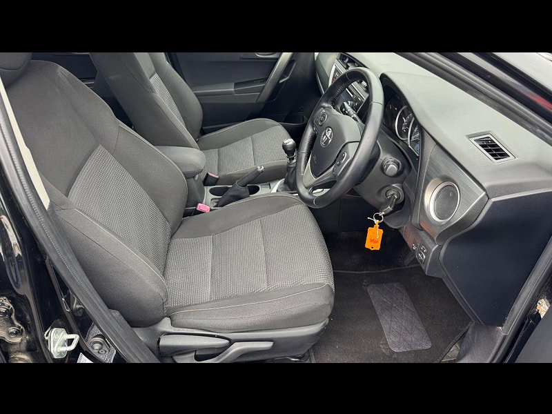 Toyota Auris 1.6 V-Matic Icon Euro 5 5dr 5dr Manual 2026
