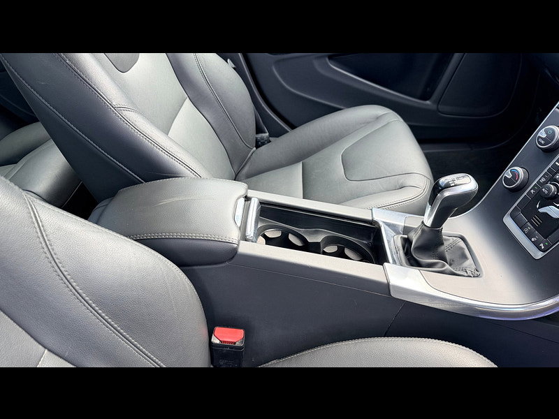Volvo V60 2.0 D2 Business Edition Lux Estate 5dr Diesel Manual Euro 6 (s/s) (120 ps) 5dr Manual 2026