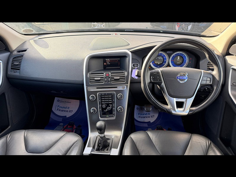 Volvo XC60 2.4 D5 R-Design SUV 5dr Diesel Manual AWD Euro 5 (s/s) (215 ps) 5dr Manual 2026