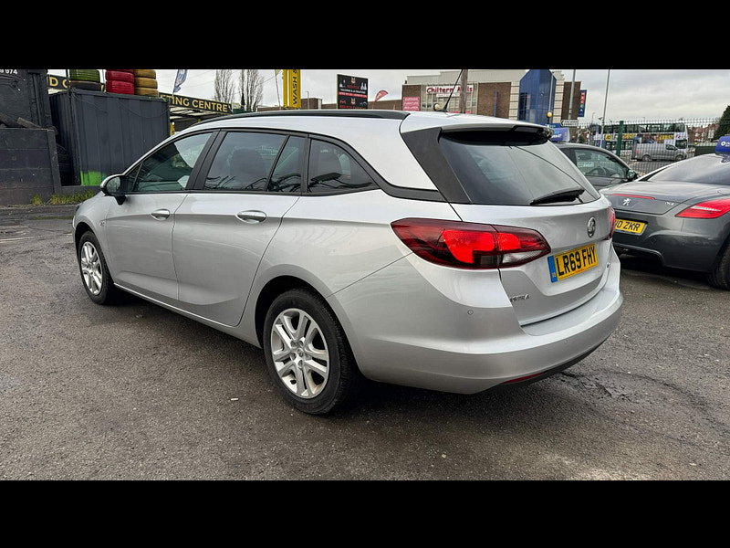 Vauxhall Astra 1.0i Turbo ecoTEC Design Sports Tourer Euro 6 (s/s) 5dr 5dr Manual 2026