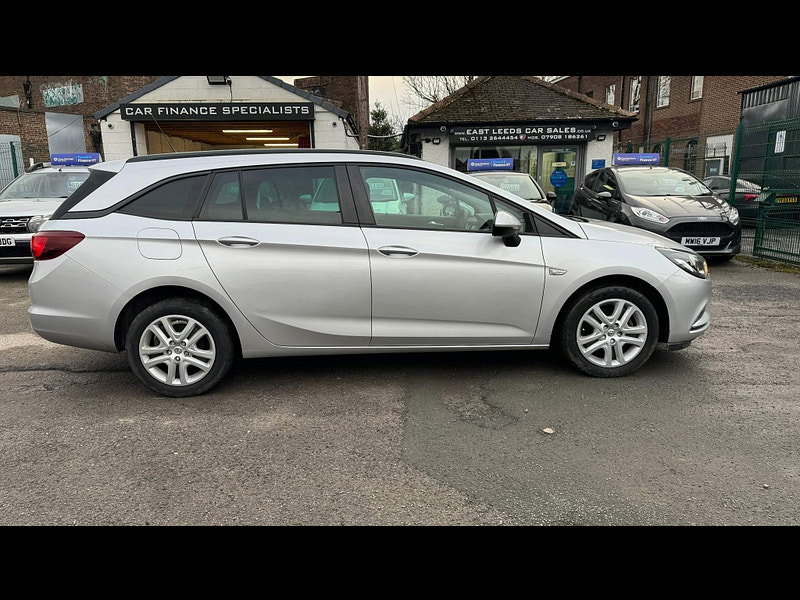 Vauxhall Astra 1.0i Turbo ecoTEC Design Sports Tourer Euro 6 (s/s) 5dr 5dr Manual 2026