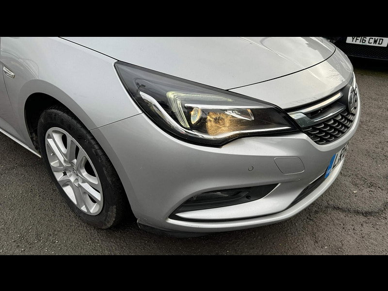Vauxhall Astra 1.0i Turbo ecoTEC Design Sports Tourer Euro 6 (s/s) 5dr 5dr Manual 2026