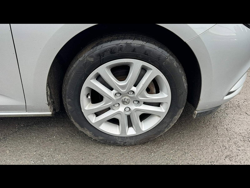 Vauxhall Astra 1.0i Turbo ecoTEC Design Sports Tourer Euro 6 (s/s) 5dr 5dr Manual 2026