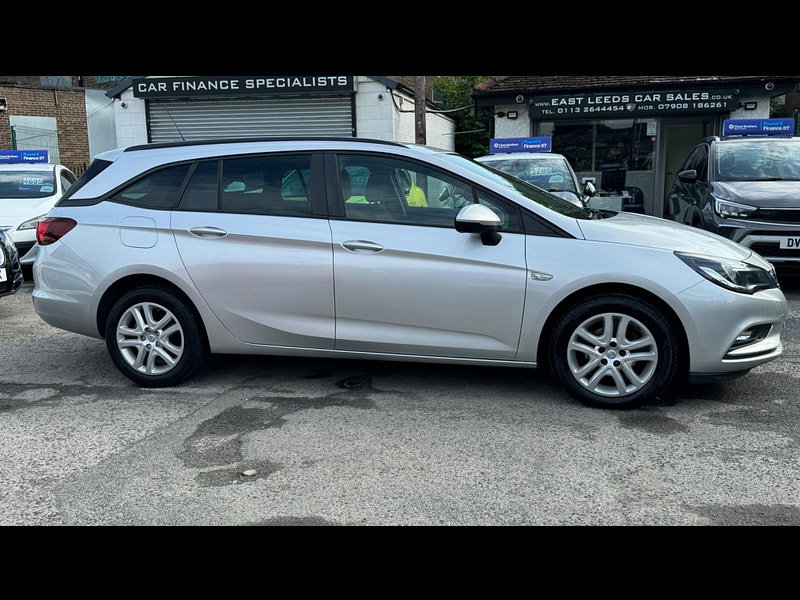 Vauxhall Astra 1.0i Turbo ecoTEC Design Sports Tourer Euro 6 (s/s) 5dr 5dr Manual 2026