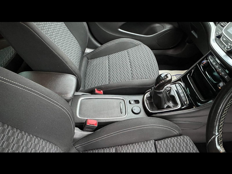 Vauxhall Astra 1.6 CDTi BiTurbo SRi Nav Euro 6 (s/s) 5dr 5dr Manual 2026