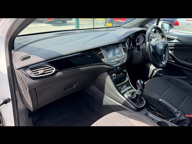 Vauxhall Astra 1.6 CDTi BlueInjection SRi Hatchback 5dr Diesel Manual Euro 6 (s/s) (136 ps) 5dr Manual 2026
