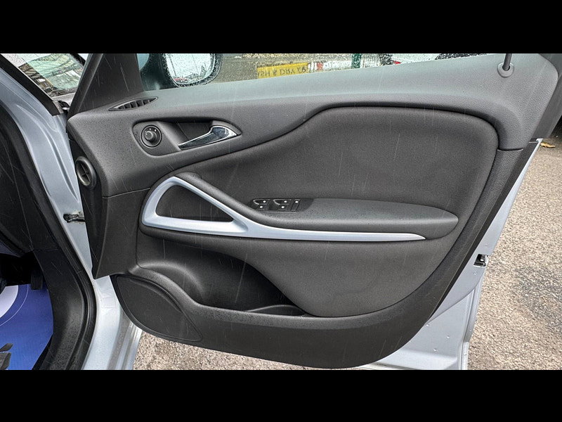Vauxhall Zafira Tourer 1.4i Turbo Exclusiv Euro 6 5dr 5dr Manual 2026