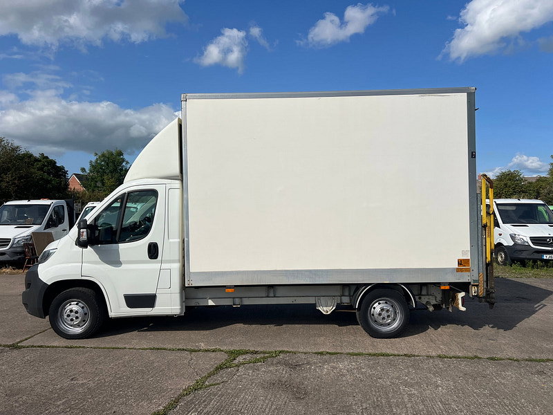 Citroen Relay 2.0 BLUE HDI 130 LUTON WITH TAIL LIFT