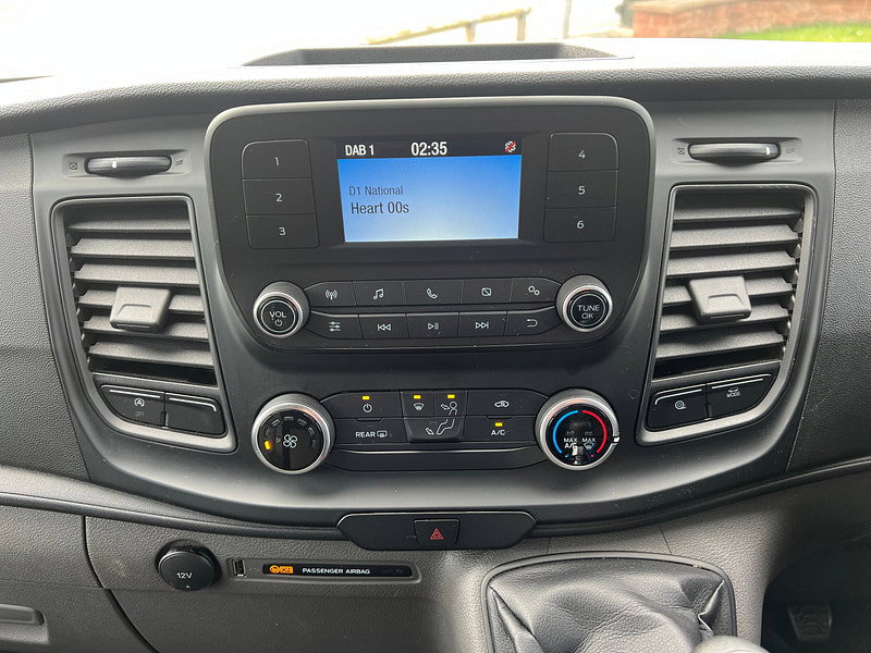 Ford Transit Custom 2.0 320 EcoBlue Leader Kombi Double Cab 5dr Diesel Manual L2 H1 Euro 6 (s/s) (130 ps)