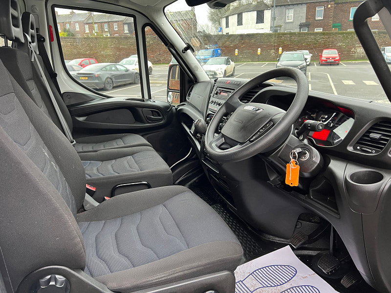 IVECO DAILY 70C18 3.0 D 180 BHP XLWB 7 Seat Crew Cab Dropside With Tail Lift.