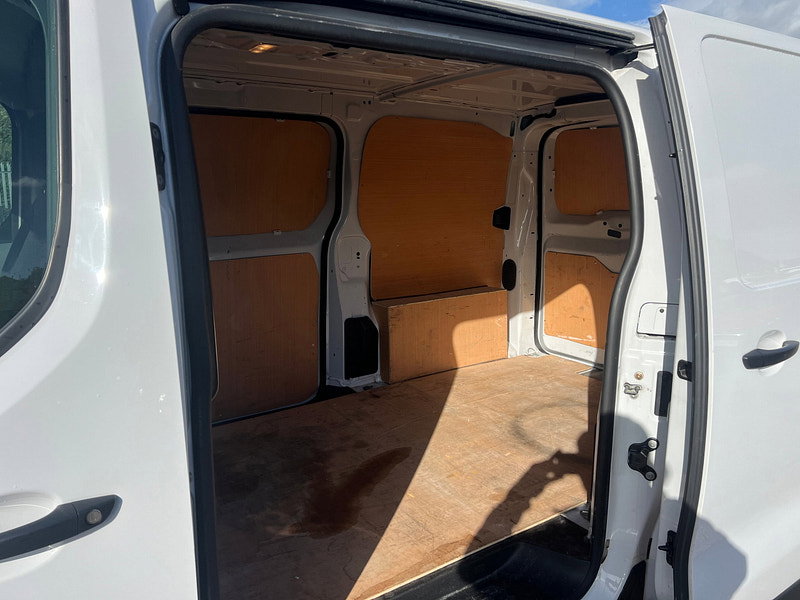 Peugeot Expert 2.0 BlueHDi 1400 Professional Premium Standard Panel Van 6dr Diesel Manual MWB Euro 6 (s/s) (145 ps)