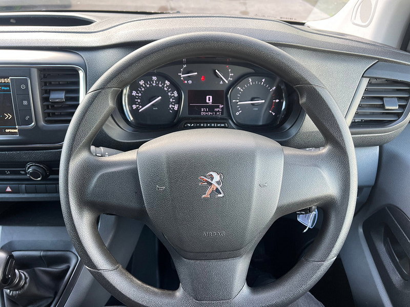 Peugeot Expert 2.0 BlueHDi 1400 Professional Premium Standard Panel Van 6dr Diesel Manual MWB Euro 6 (s/s) (145 ps)
