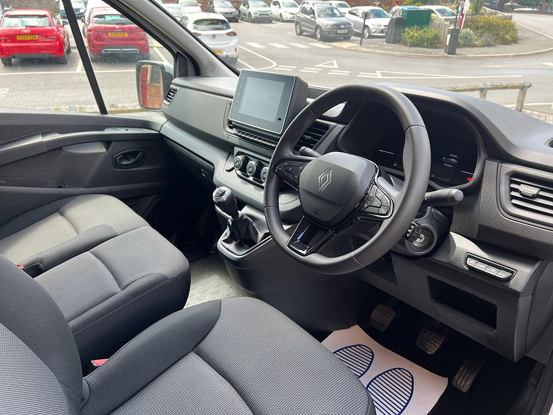 Renault Trafic 2.0 dCi Blue LL30 Advance Panel Van 5dr Diesel Manual L2 H1 Euro 6 (s/s) (130 ps)