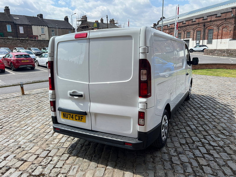 Renault Trafic 2.0 dCi Blue LL30 Advance Panel Van 5dr Diesel Manual L2 H1 Euro 6 (s/s) (130 ps)