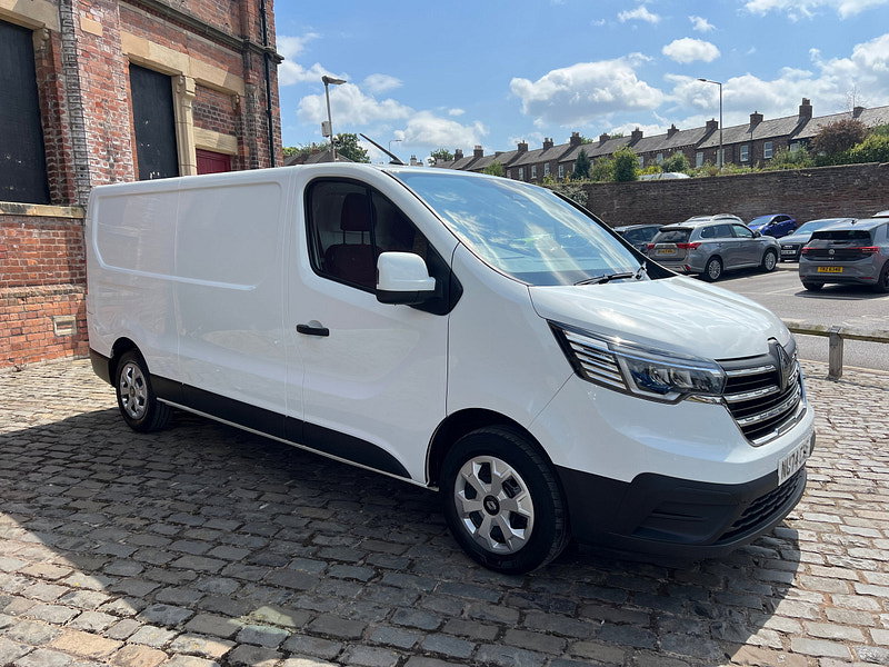 Renault Trafic 2.0 dCi Blue LL30 Advance Panel Van 5dr Diesel Manual L2 H1 Euro 6 (s/s) (130 ps)