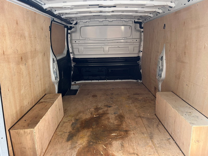 Renault Trafic 2.0 dCi Blue LL30 Advance Panel Van 5dr Diesel Manual L2 H1 Euro 6 (s/s) (130 ps)