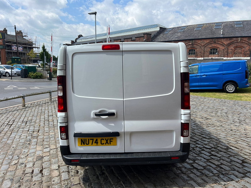 Renault Trafic 2.0 dCi Blue LL30 Advance Panel Van 5dr Diesel Manual L2 H1 Euro 6 (s/s) (130 ps)