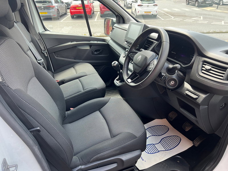 Renault Trafic 2.0 dCi Blue LL30 Advance Panel Van 5dr Diesel Manual L2 H1 Euro 6 (s/s) (130 ps)