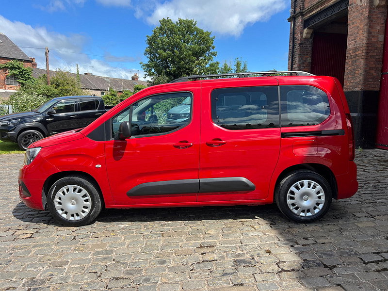 Vauxhall Combo Life 1.5 Turbo D BlueInjection Design MPV 5dr Diesel Auto Euro 6 (s/s) (130 ps)