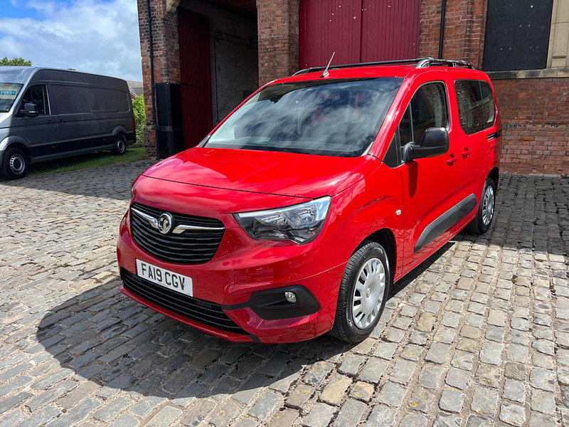 Vauxhall Combo Life 1.5 Turbo D BlueInjection Design MPV 5dr Diesel Auto Euro 6 (s/s) (130 ps)