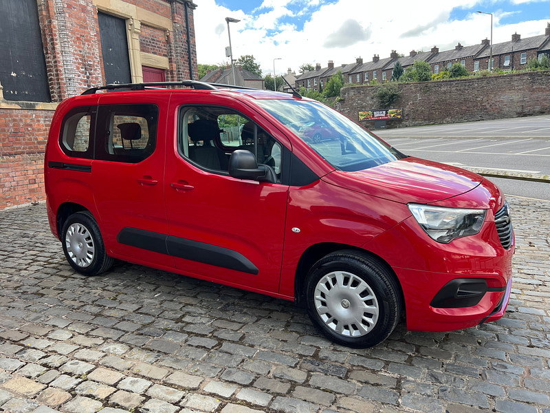 Vauxhall Combo Life 1.5 Turbo D BlueInjection Design MPV 5dr Diesel Auto Euro 6 (s/s) (130 ps)