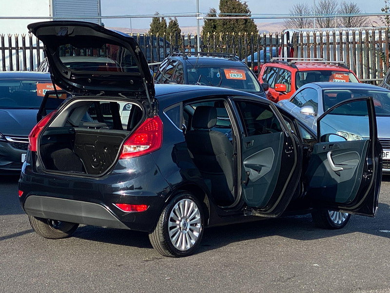 Ford Fiesta 1.4 Titanium 5dr 5dr Manual 2010
