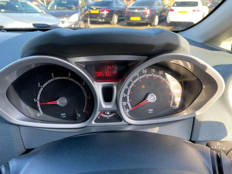 Ford Fiesta 1.4 Titanium 5dr 5dr Manual 2010