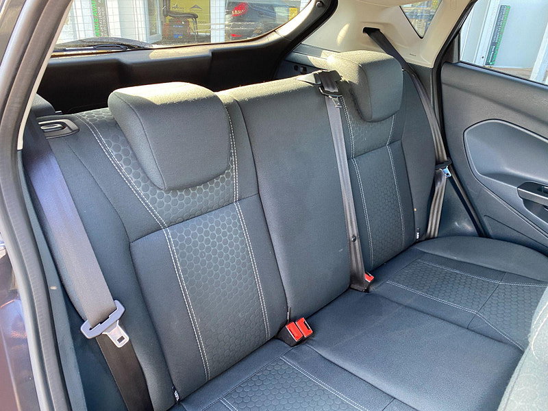Ford Fiesta 1.4 Titanium 5dr 5dr Manual 2010