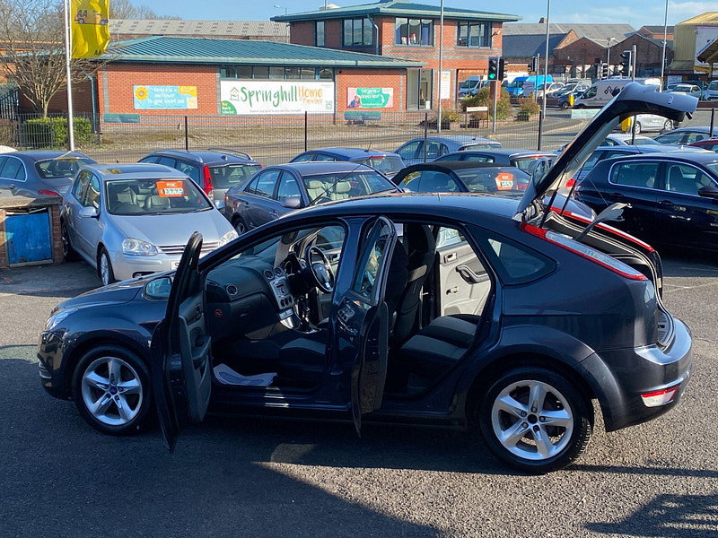 Ford Focus 1.6 Zetec 5dr 5dr Manual 2009