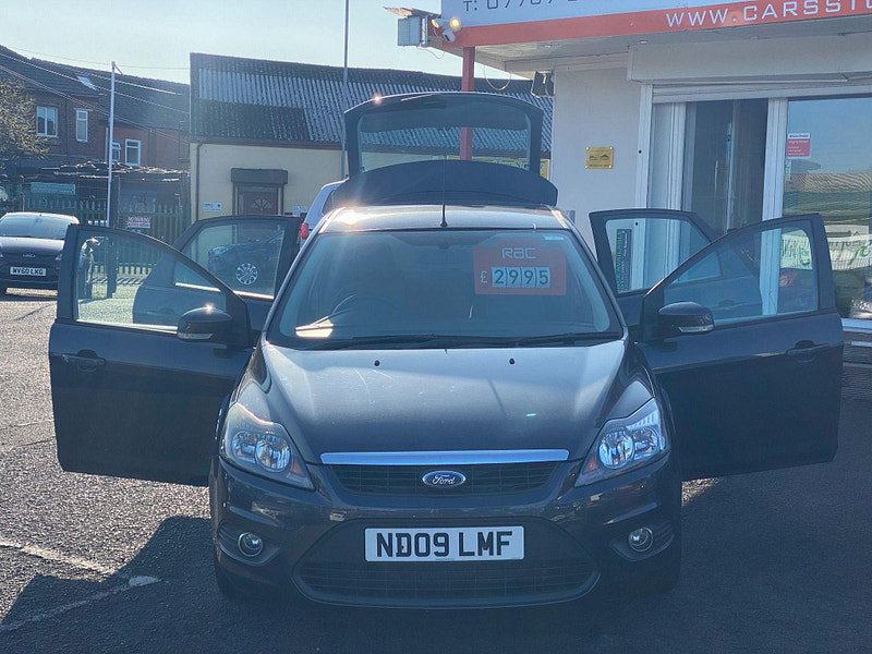 Ford Focus 1.6 Zetec 5dr 5dr Manual 2009