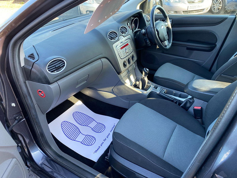 Ford Focus 1.6 Zetec 5dr 5dr Manual 2009
