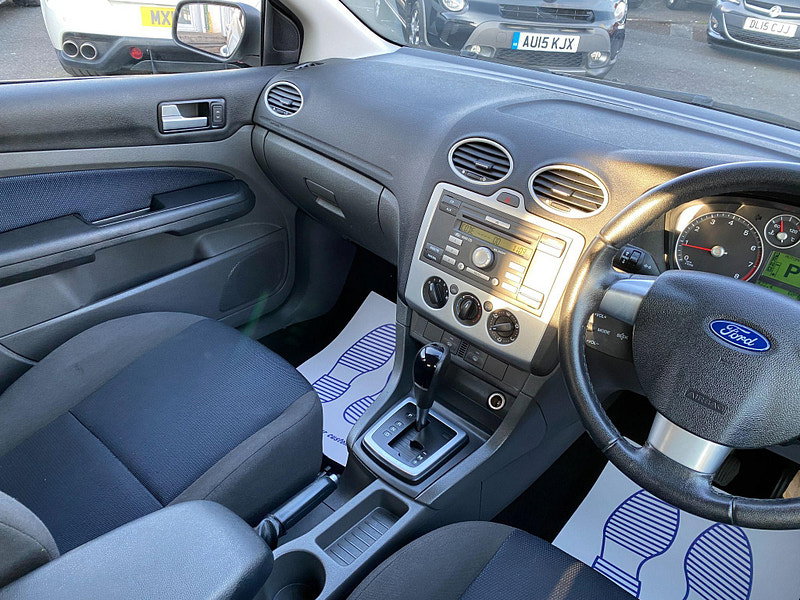 Ford Focus 1.6 Zetec Climate 5dr 5dr Automatic 2006