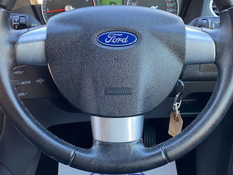 Ford Focus 1.6 Zetec Climate 5dr 5dr Automatic 2006