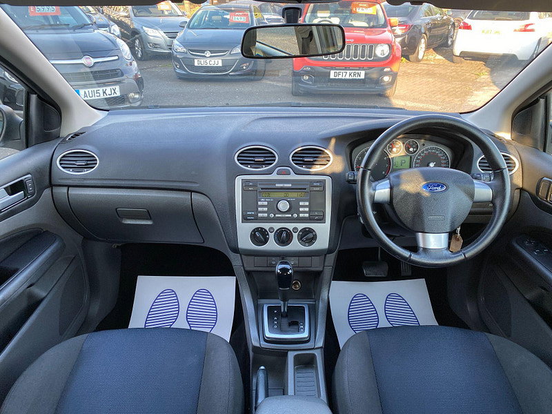 Ford Focus 1.6 Zetec Climate 5dr 5dr Automatic 2006