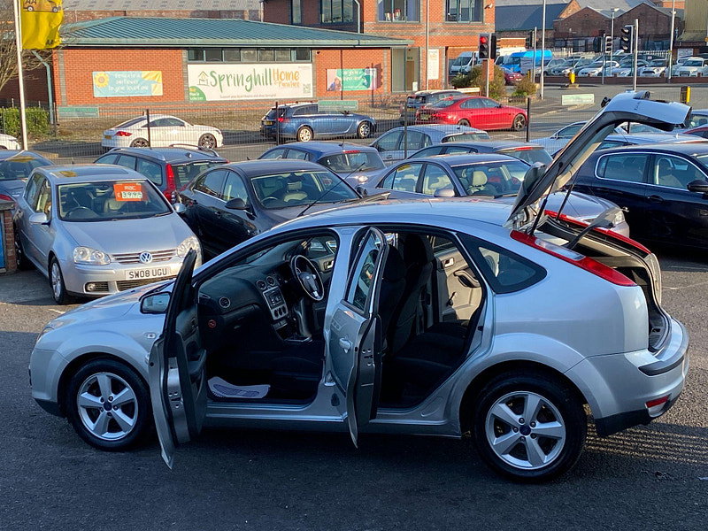 Ford Focus 1.6 Zetec Climate 5dr 5dr Automatic 2006