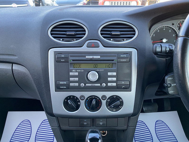 Ford Focus 1.6 Zetec Climate 5dr 5dr Automatic 2006