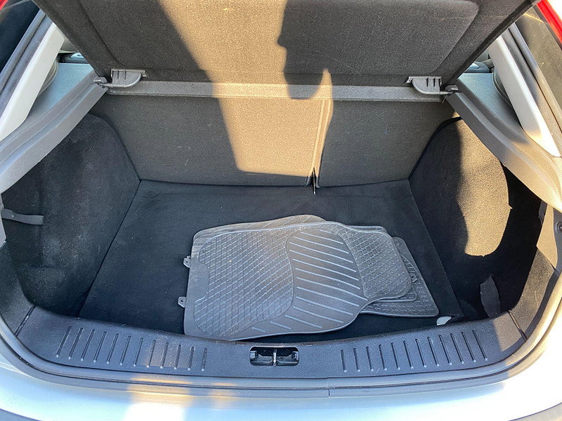 Ford Focus 1.6 Zetec Climate 5dr 5dr Automatic 2006